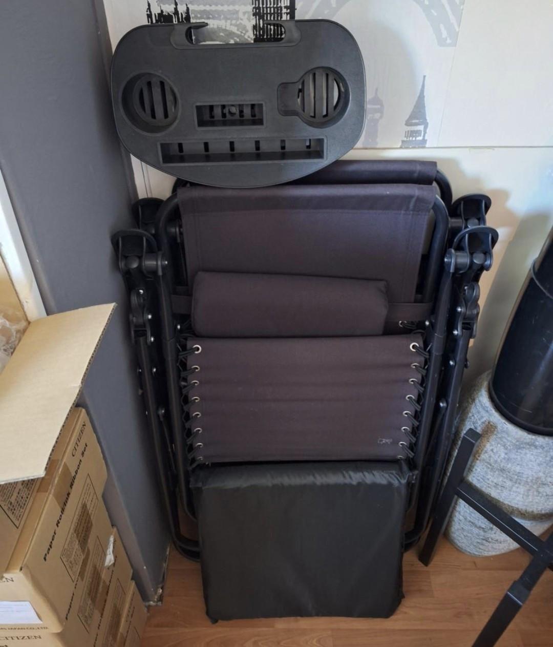 Stoelen Human Nature