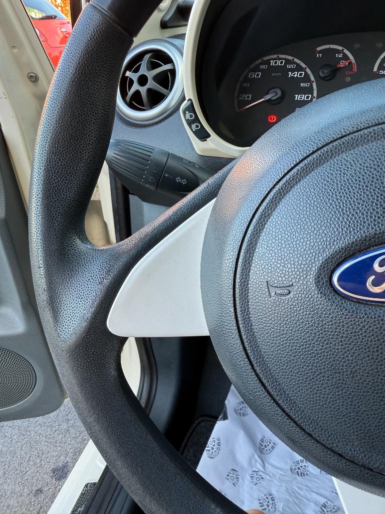 Ford KA 1.2 titanium - airco - 1e eigenaar