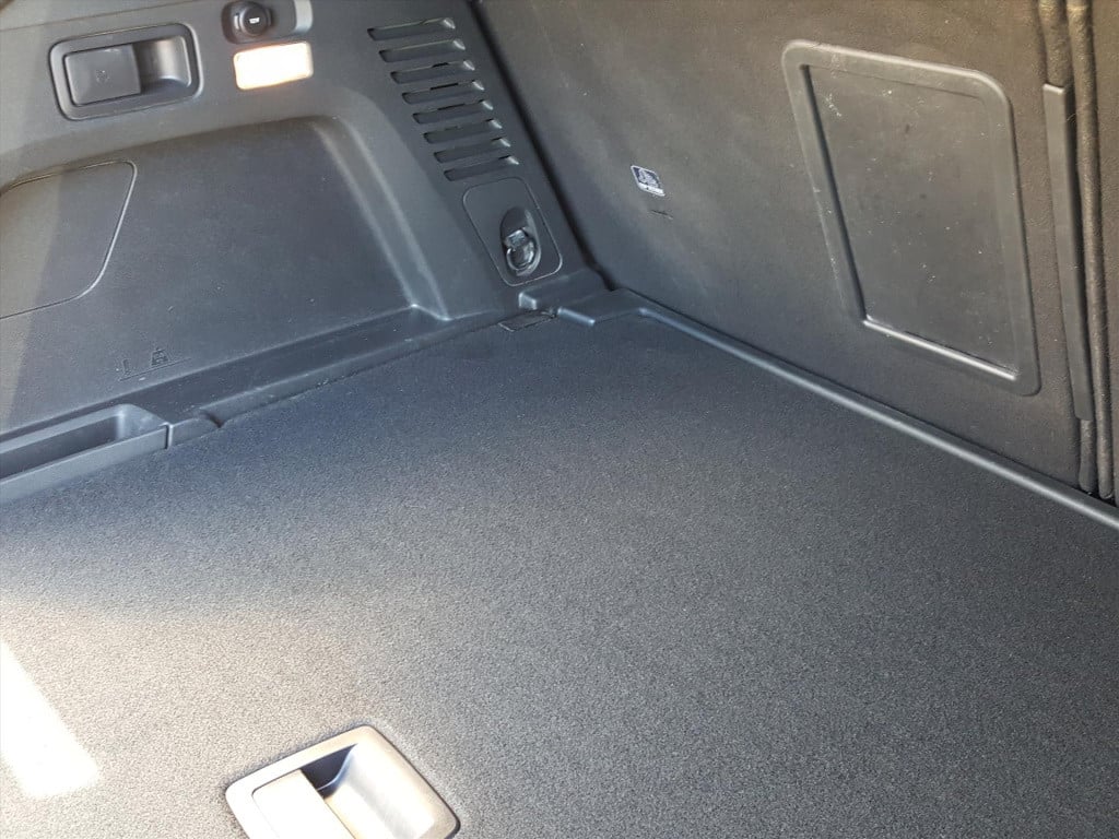 Peugeot 3008 1.2 puretech 130pk s&s eat8 allure | navi | bt | applecarplay&