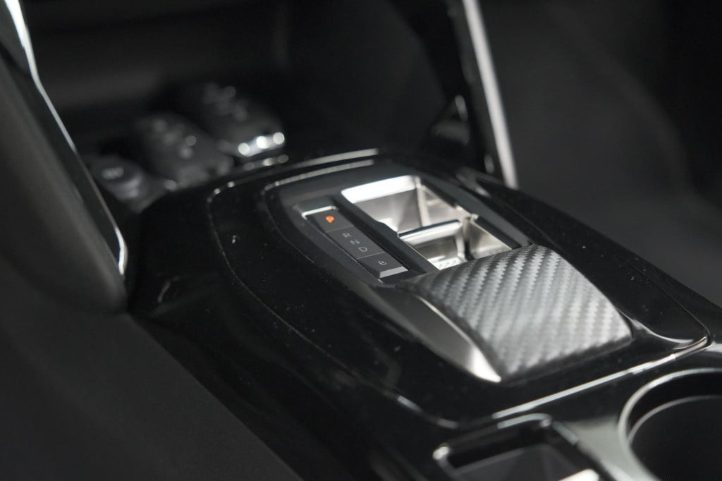 Peugeot 208 ev allure 50 kwh | stoelverwarming | apple carplay | parkeersen