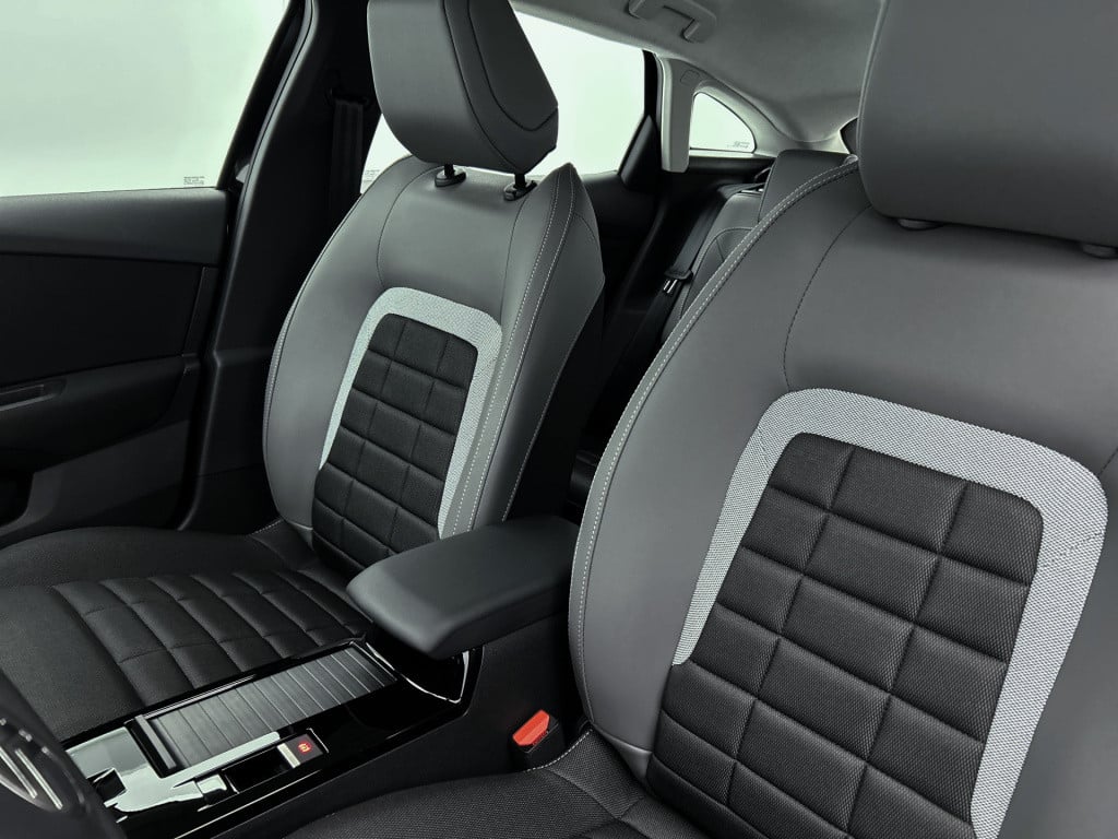 Citroen C4 hybrid 145pk automaat business private lease € 489,- pm - 48mnd 
