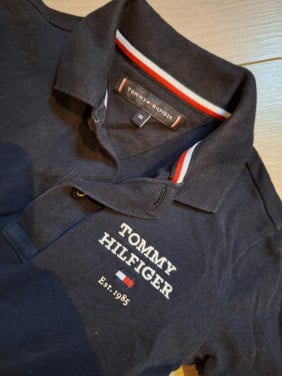 Poloshirt en jeans Tommy Hilfiger 104 als nieuw