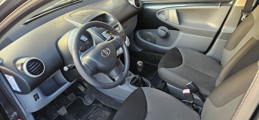 Toyota Aygo 1.0-12v comfort 5drs / nl auto / nap 78.111 km !