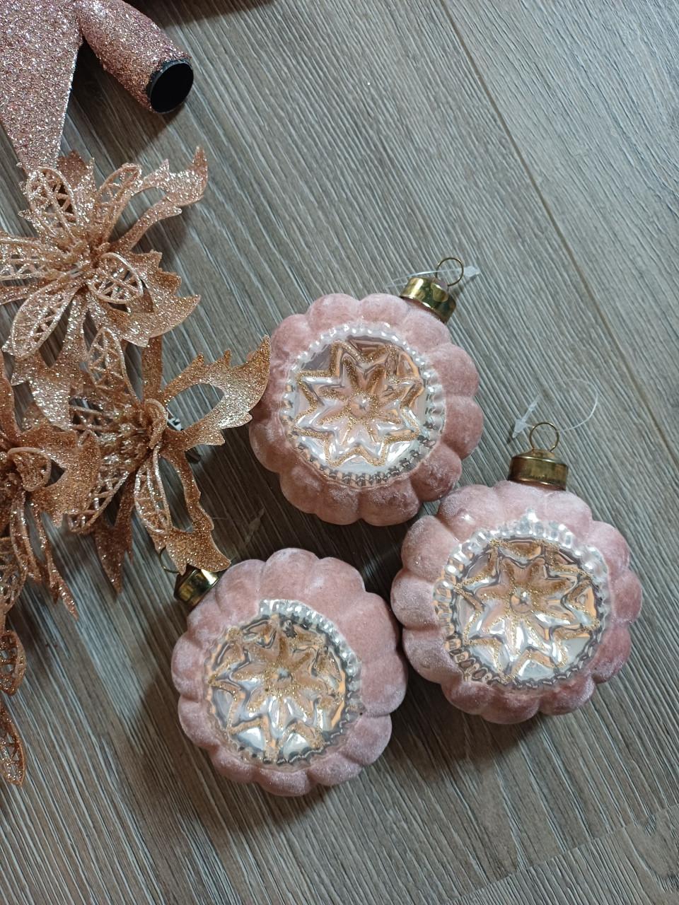 Roze kerstdecoratie