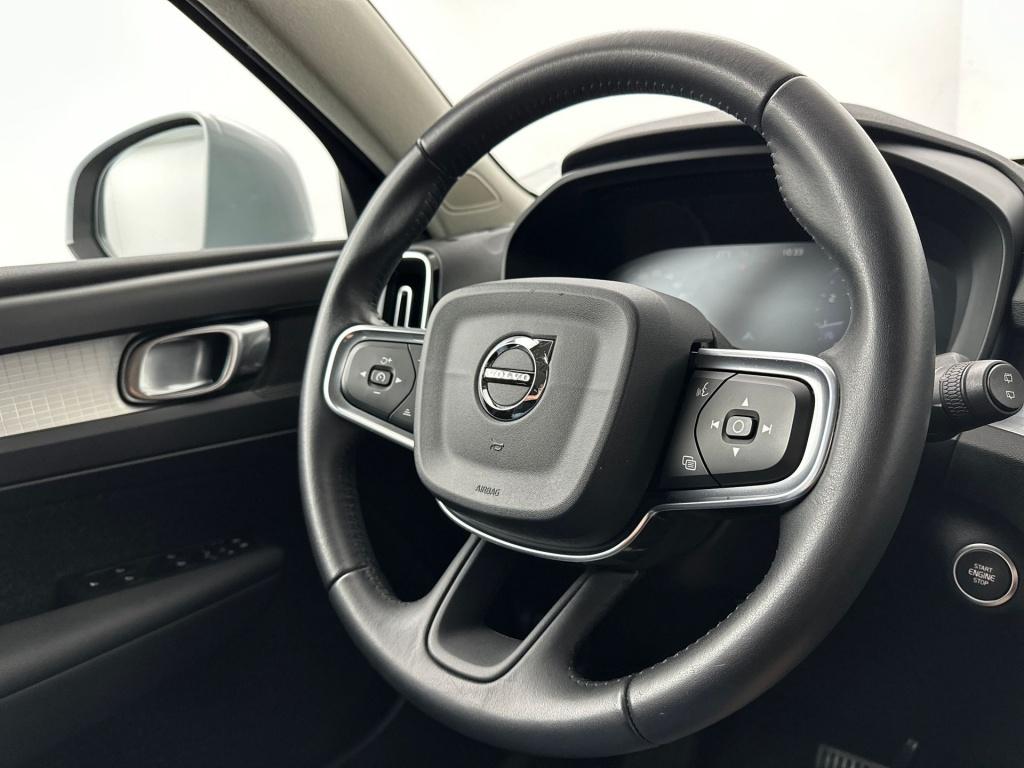 Volvo XC40 t3 163pk aut8 momentum pro| trekhaak| camera| climate| cruise co