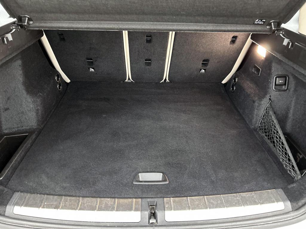 BMW X1 xdrive25e high executive | automaat | leder | parkeer sensoren | nav