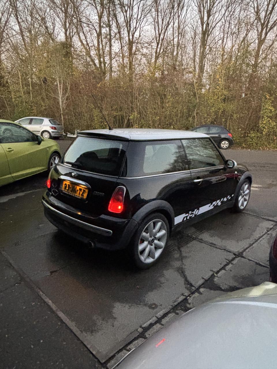Mini cooper met een jaar apk!