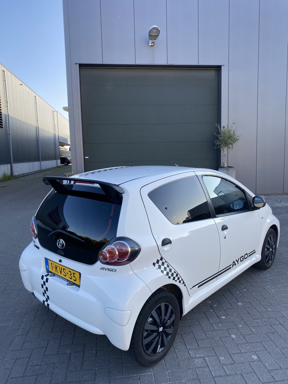 Toyota Aygo 1.0 12V Vvt-i 5DRS 2013 Wit | NAP | NIEUWE APK!