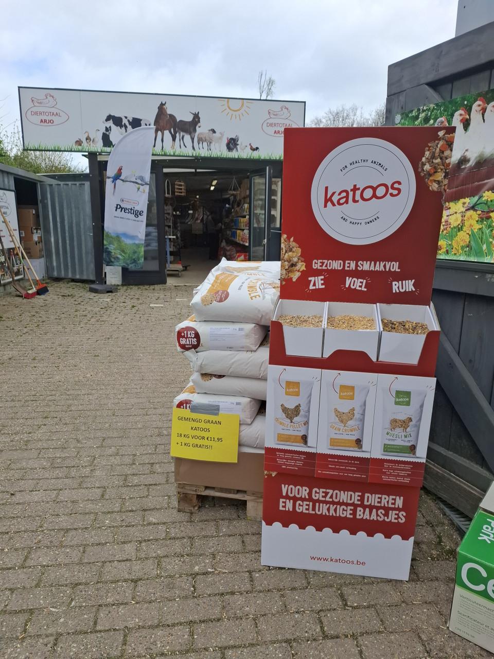 Maandag geopend tot 16.00 uur...................