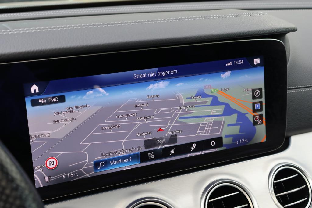 Mercedes-Benz E-Klasse 200 business solution amg l panoramadak l burmester 