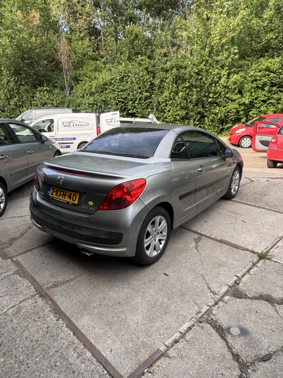 Peugeot 207 cabrio jaar apk