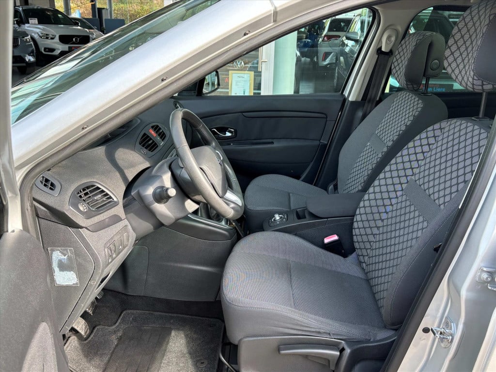 Renault Grand Scenic tce 130 7 persoons expression| schuifdak|trekhaak|rijk
