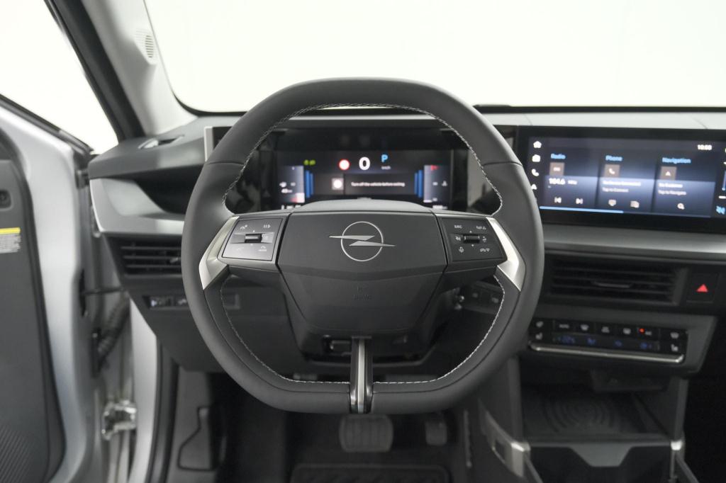 Opel Frontera 1.2 turbo hybrid 145 gs | 7 zitplaatsen | camera | dodehoekde