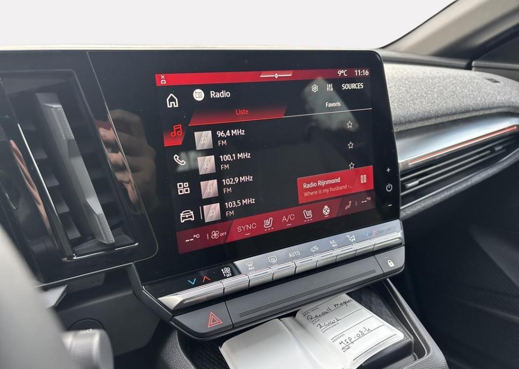 Renault Megane E-tech comfort range techno 60 kwh - pack driving & comfort 