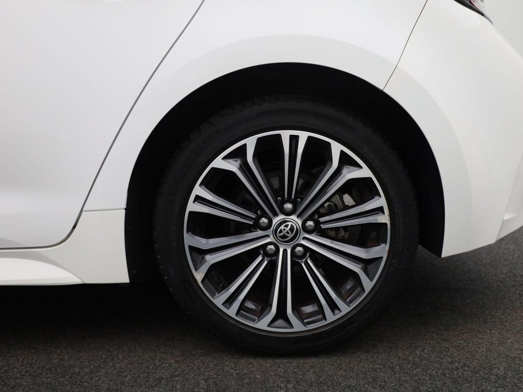 Toyota Corolla 2.0 hybrid dynamic | automaat | lmv | cruise control | stoel