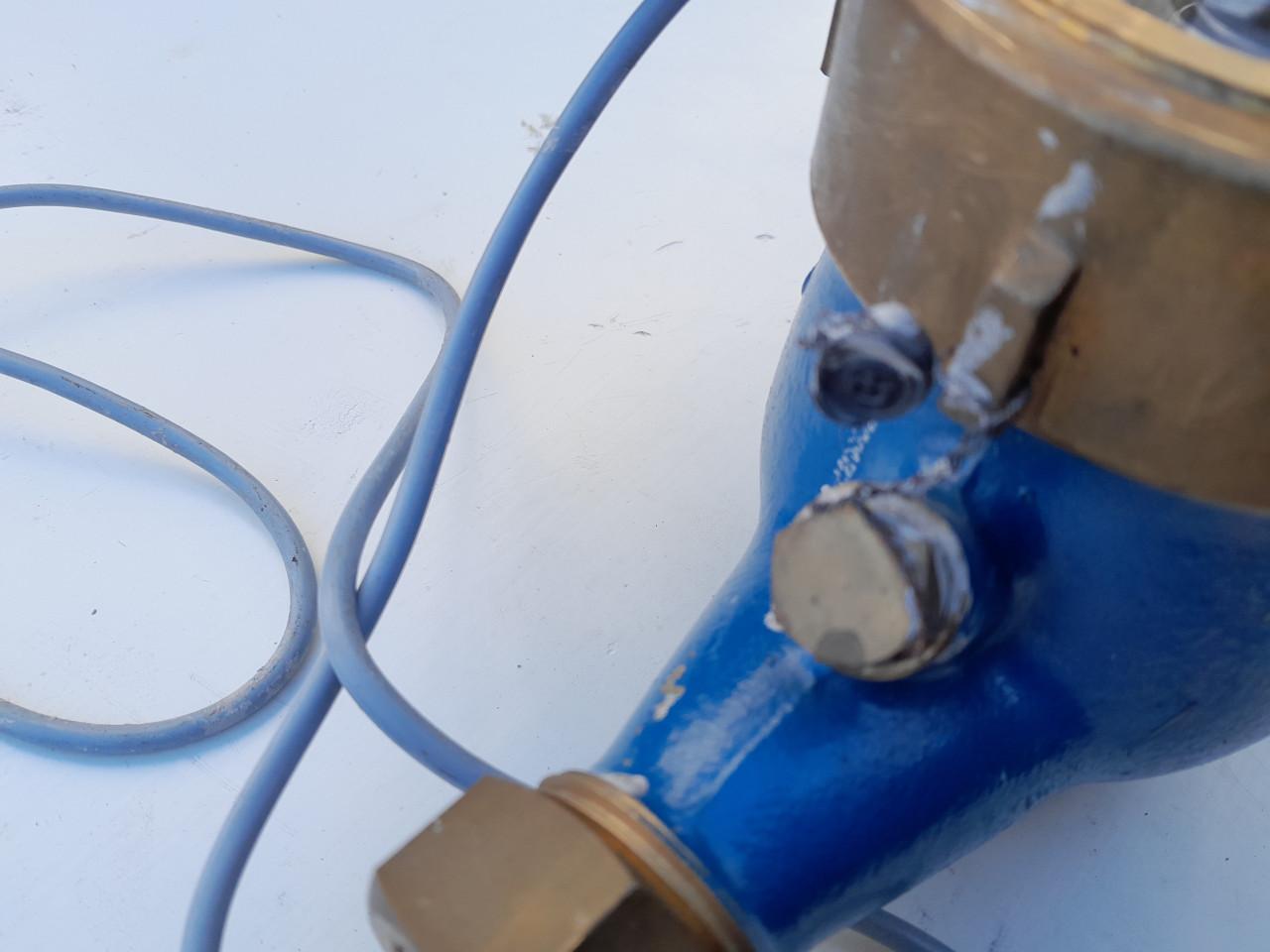 Watermeter messing. Nieuw!  Capaciteit 2,5M3/uur. Met aansluitkoppelingen