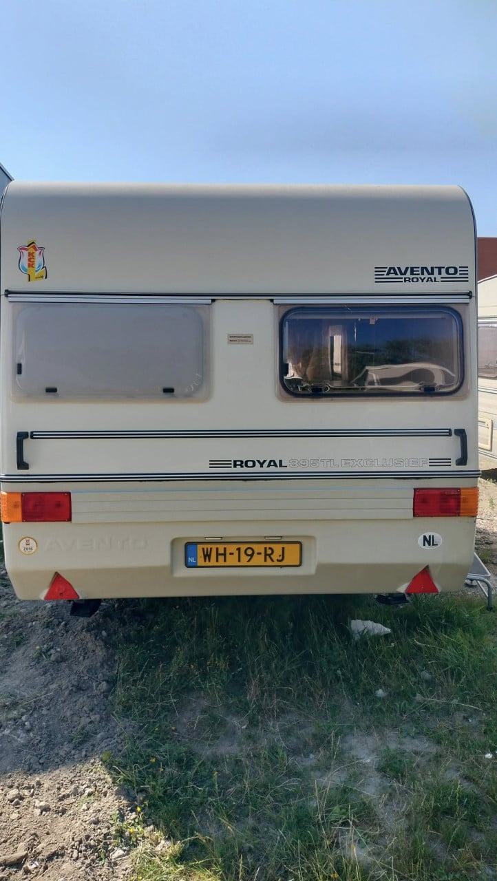 Avento 395 met MOVER en luifel