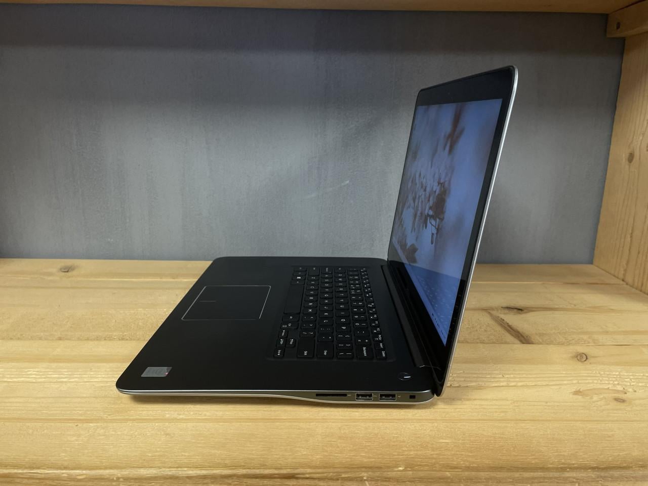 Dell Inspiron 15 TOUCH / i7-5500U/16GB/240GB SSD/Zorin OS