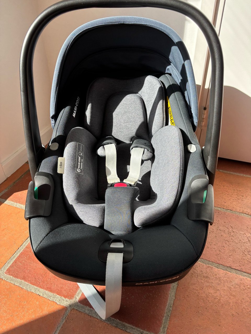 MaxiCosi Pebble 360 + FamilyFix Base 360 Isofix