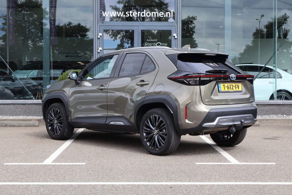 Toyota Yaris Cross 1.5 hybrid 4 x 4 l trekhaak i head-up i camera i stoelve
