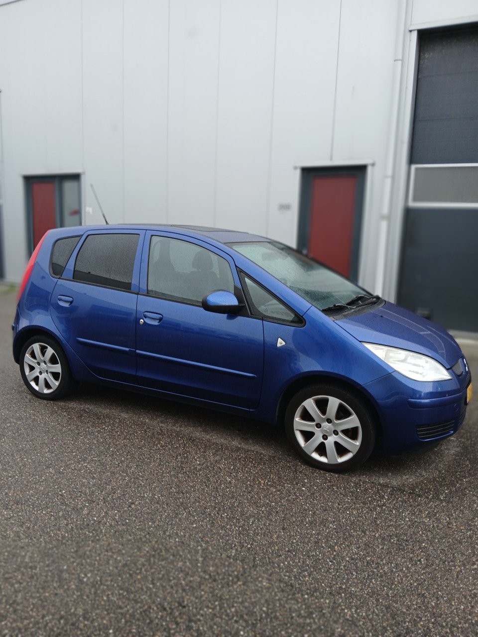 Mitsubishi Colt 2005 - 5 drs-Airco-Stuurb-el.ramen-l.m.velgen apk- 1250,=