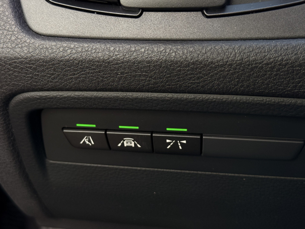 BMW 3-serie 320i m-sport | 360 camera | head-up | leder | schuif / kantel d