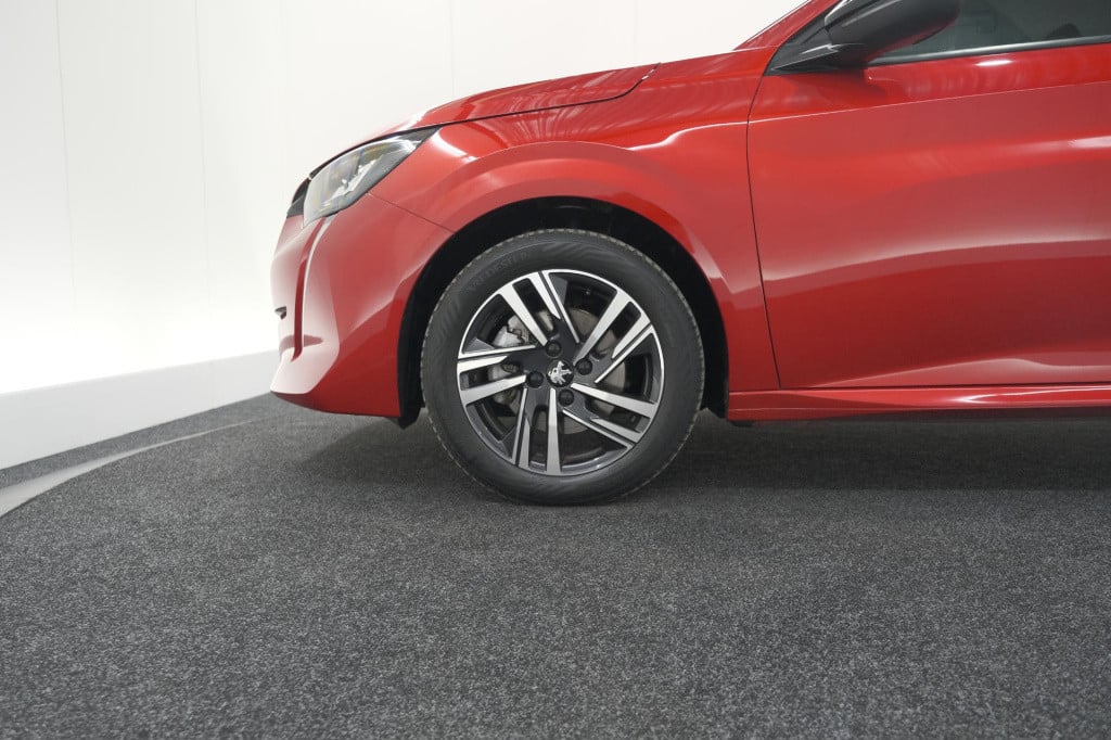 Peugeot 208 puretech 100 eat8 allure pack | camera | navigatie | apple carp