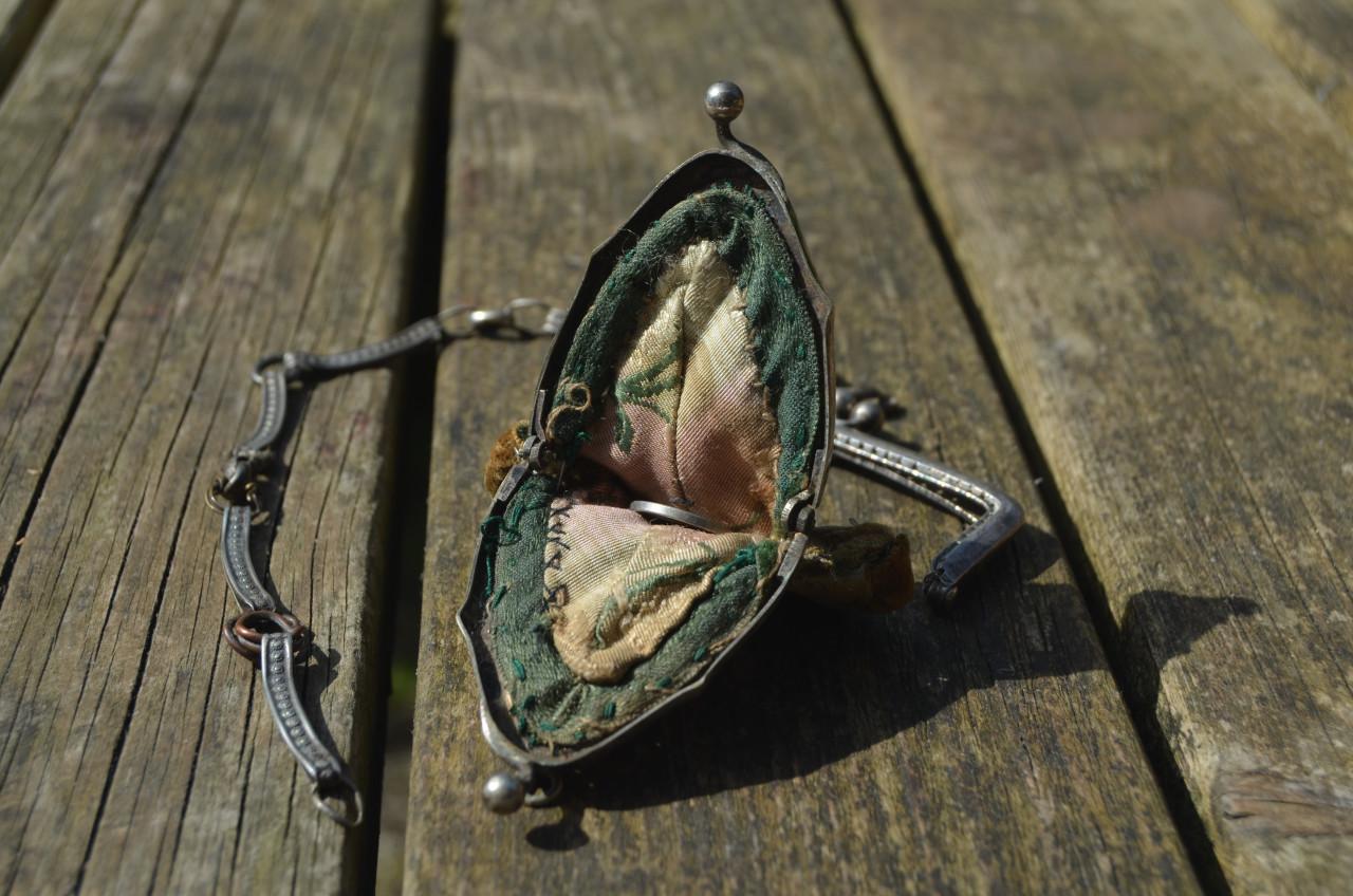 Beursje + beugel + armband + dasclip