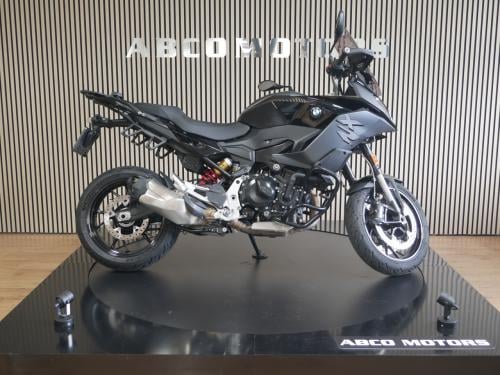 BMW F 900 XR Triple Black