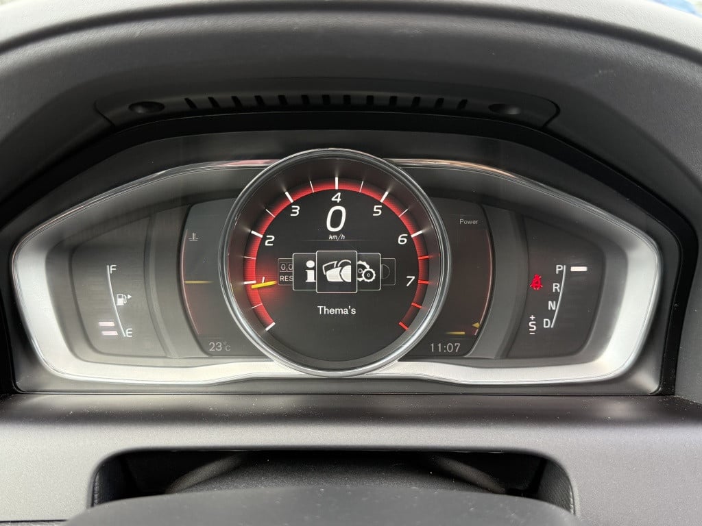Volvo XC60 t5 245pk aut6 polar+ luxury| panodak| trekhaak| standkachel| ca
