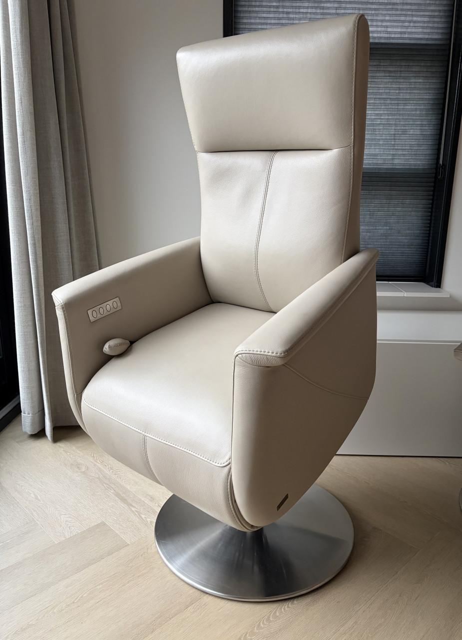 Set van 2 Prominent sta-op relax fauteuils (ZGAN!)