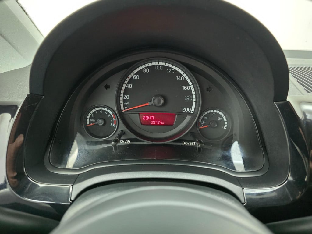 Volkswagen UP! occasion 1.0 move up! bluemotion met airco en navigatie | tw
