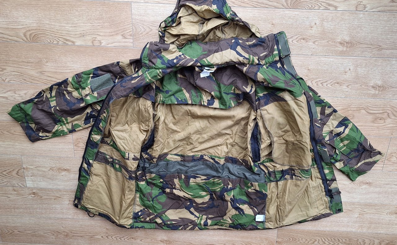 Smockjas Defensie Camouflage Windstopper Maat M, jagerskleding
