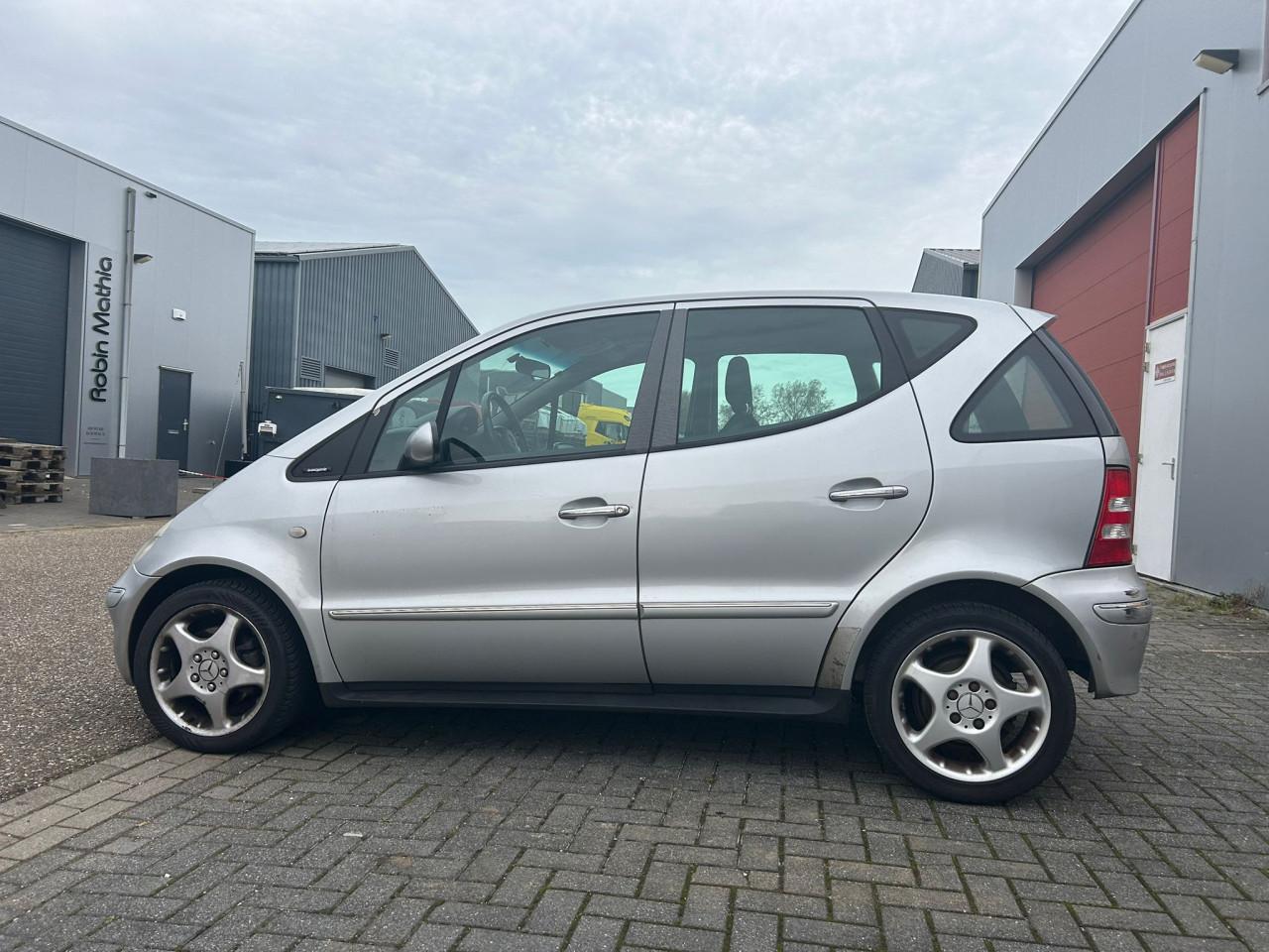 Mercedes-Benz A-klasse 190 Elegance AUTOMAAT/HALF LEDER LEES TEKST!