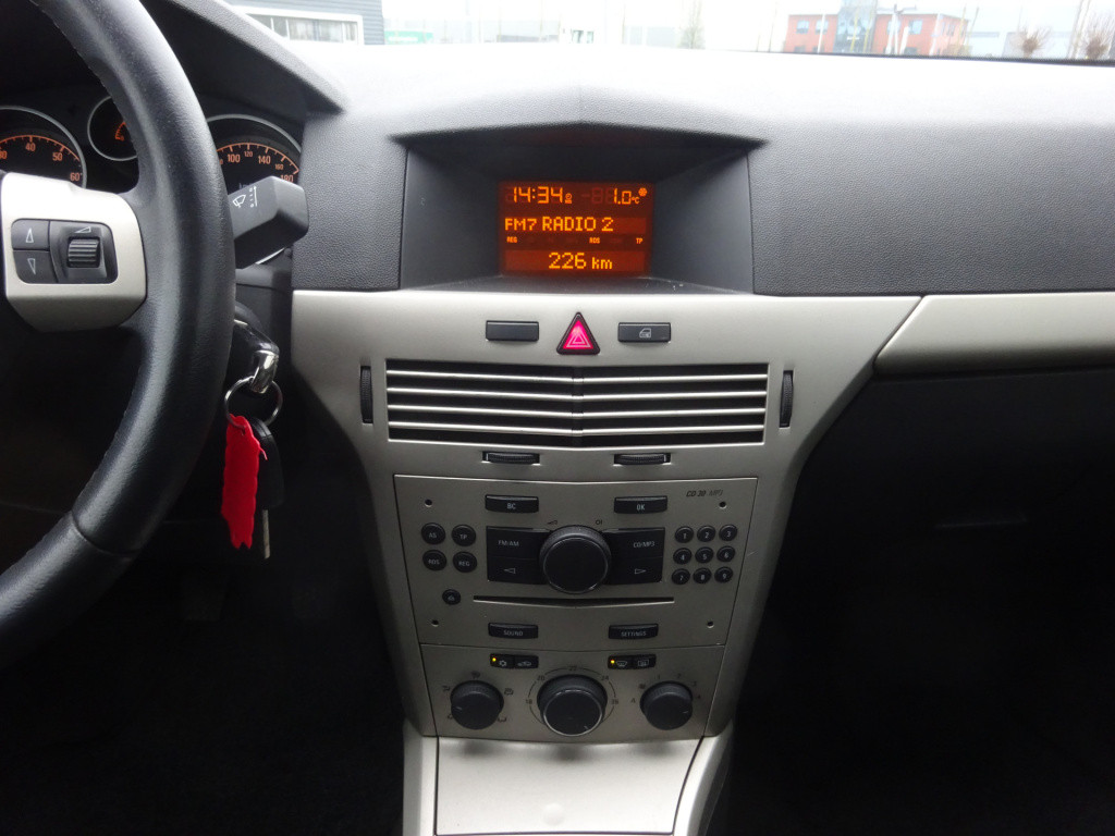 Opel Astra gtc 1.8 business airco / elektr. ramen / cruise control / nap