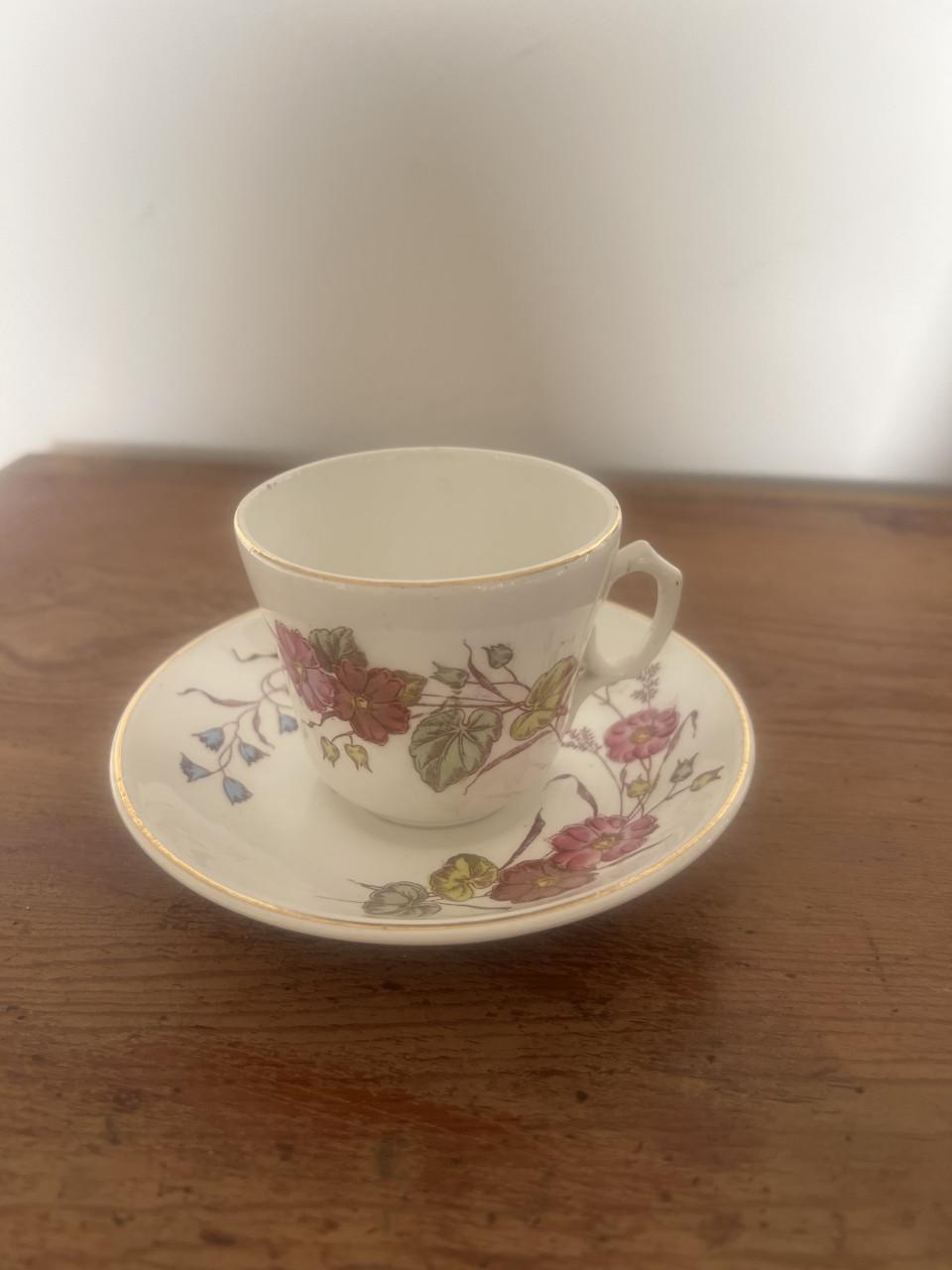 Intact thee servies van Société Céramique (Maastricht)