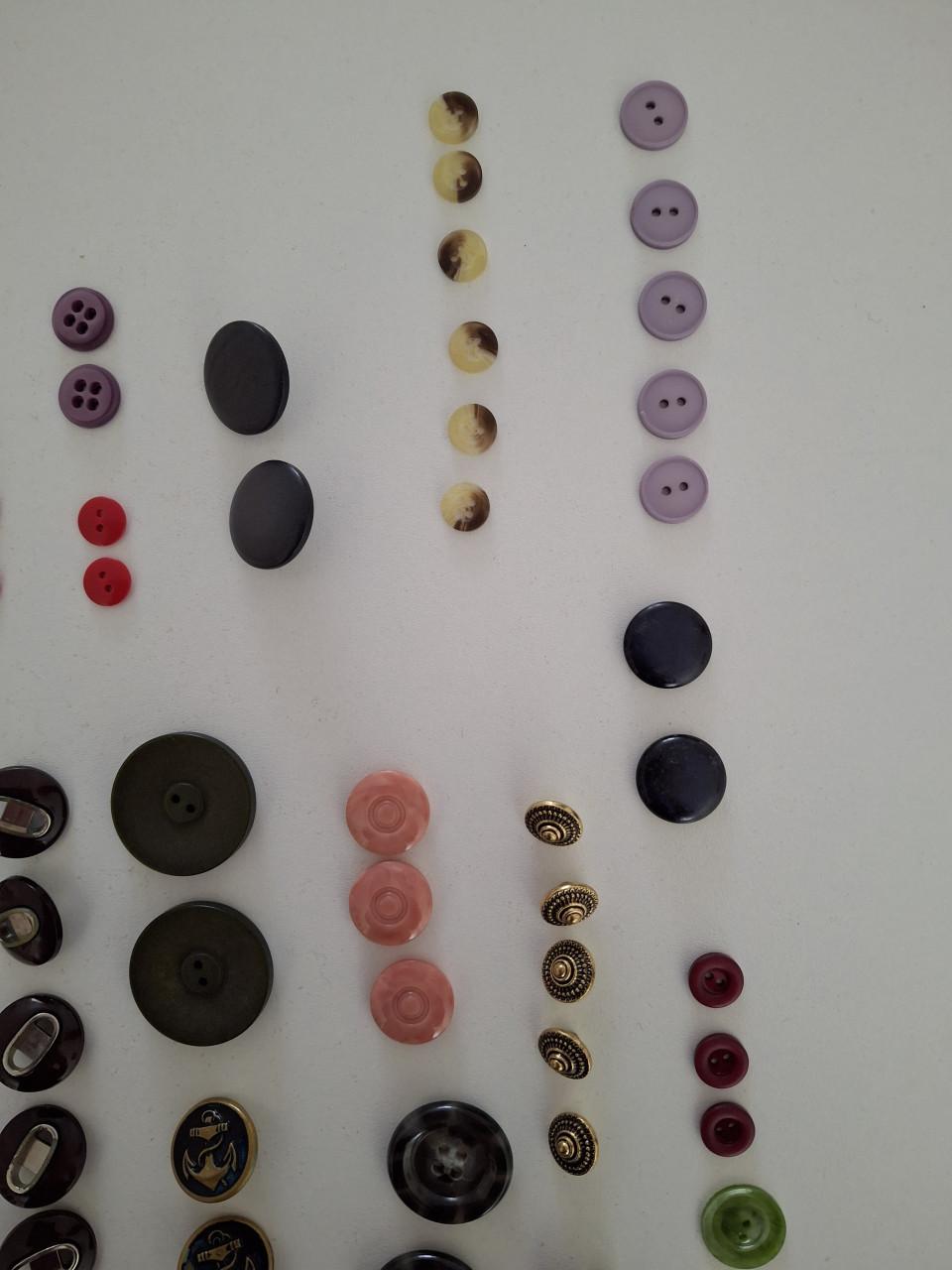 Veel knopen en 1 gesp