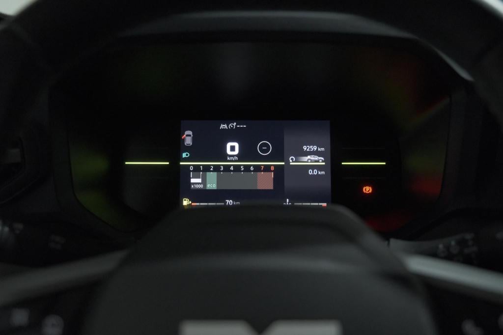 Dacia Duster mild hybrid 130 expression | camera | stoelverwarming | apple 