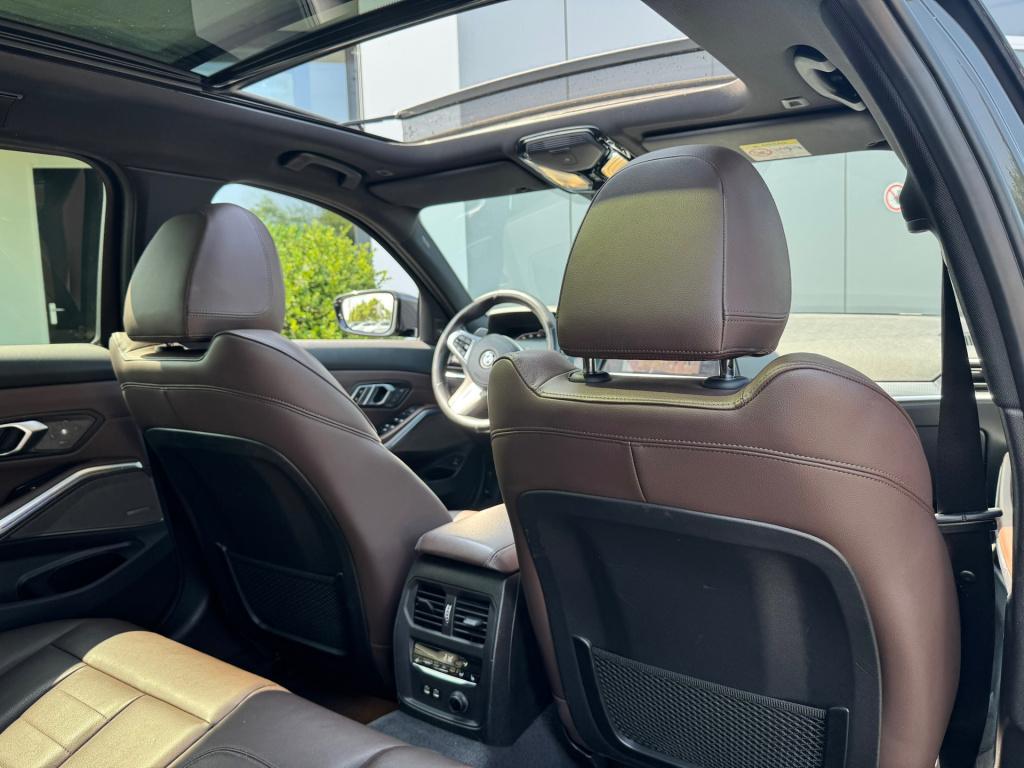 BMW 3-serie touring 330i introduction high executive * panoramadak * 360 ca
