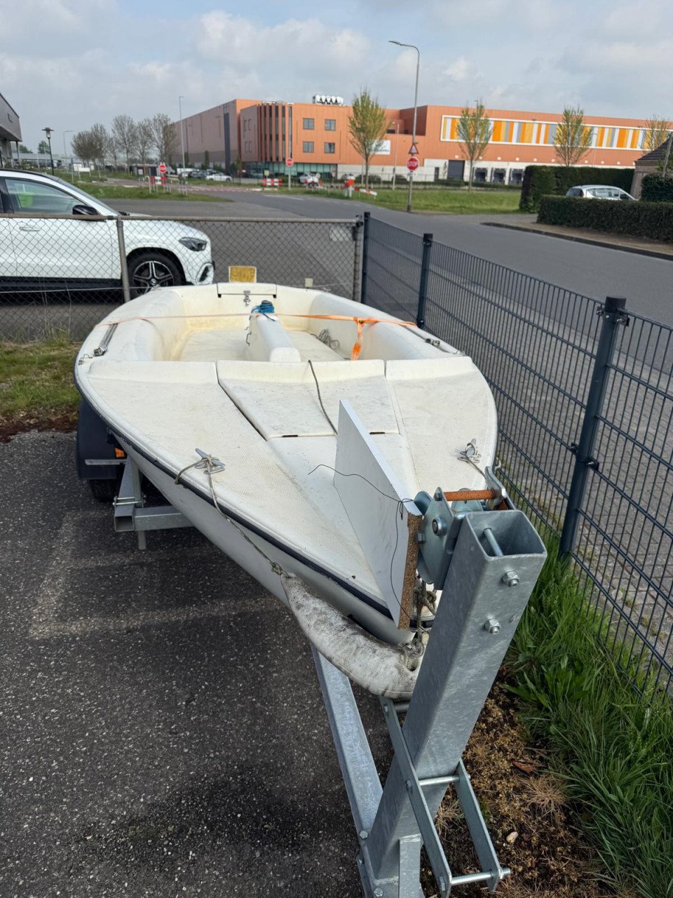 Fluisterboot met trailer