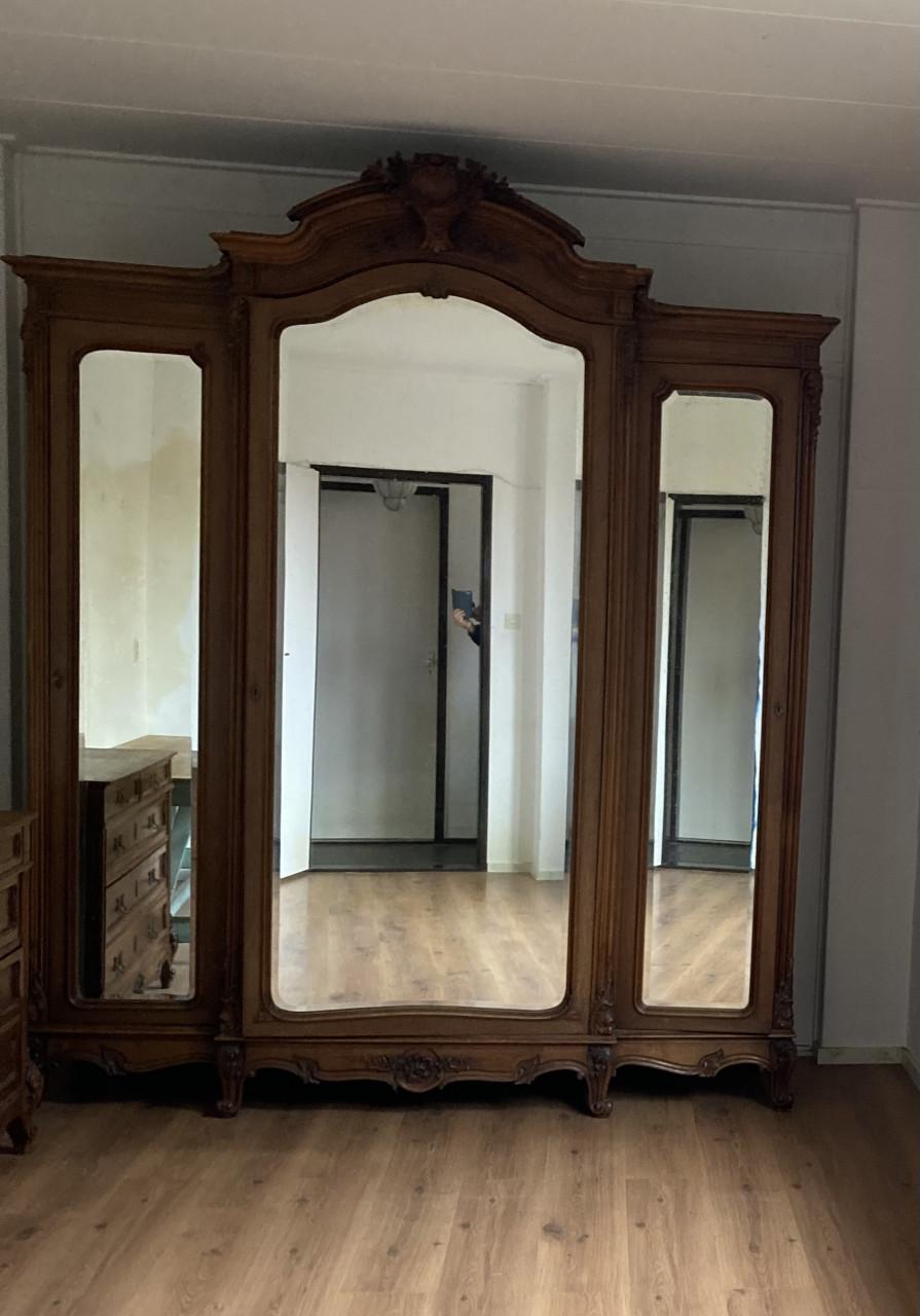 Gratis linnenkast spiegelkast