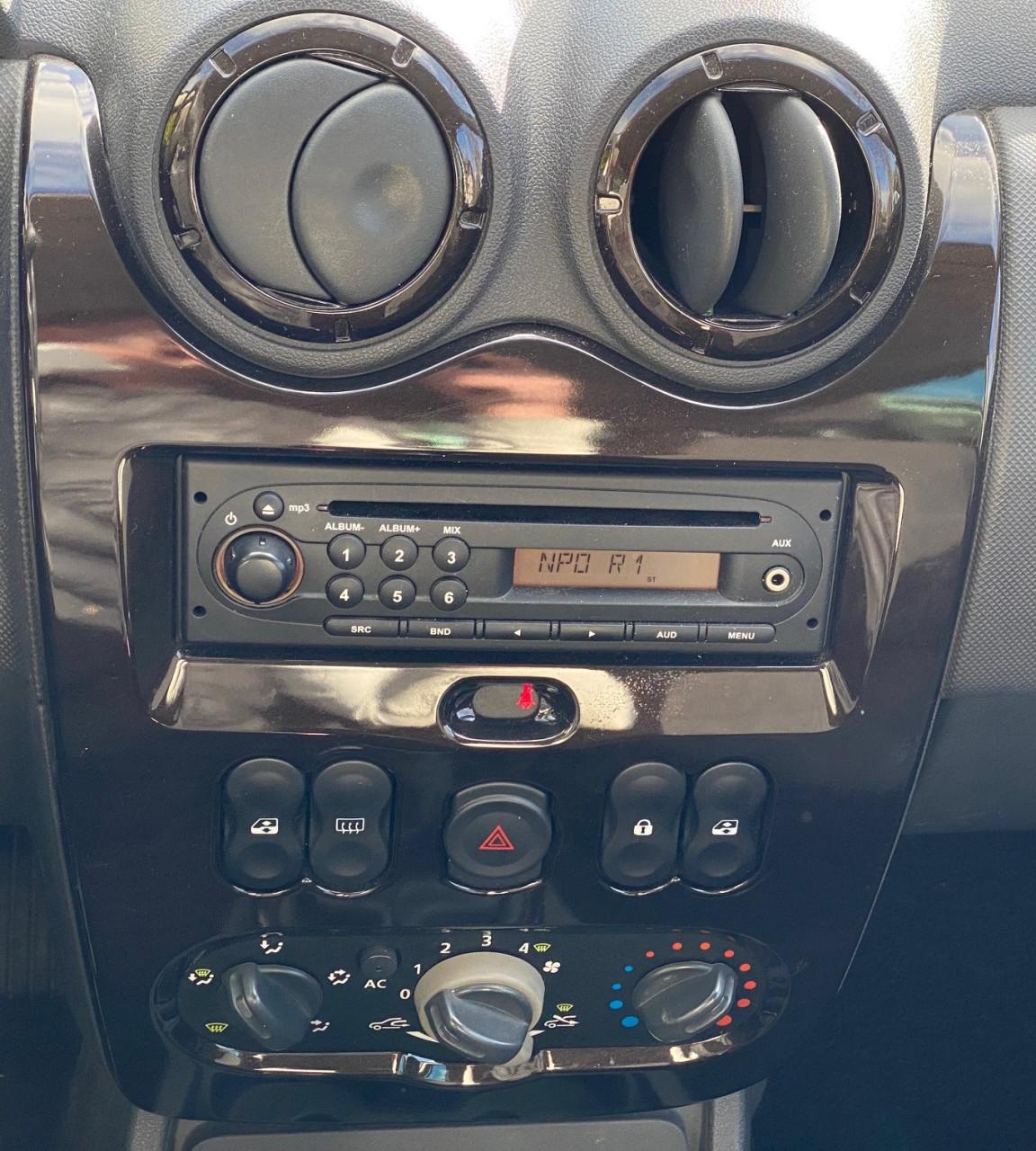 Dacia Duster 1.6 Lauréate | Vol jaar APK | Airco | Trekhaak |3 mnd garantie