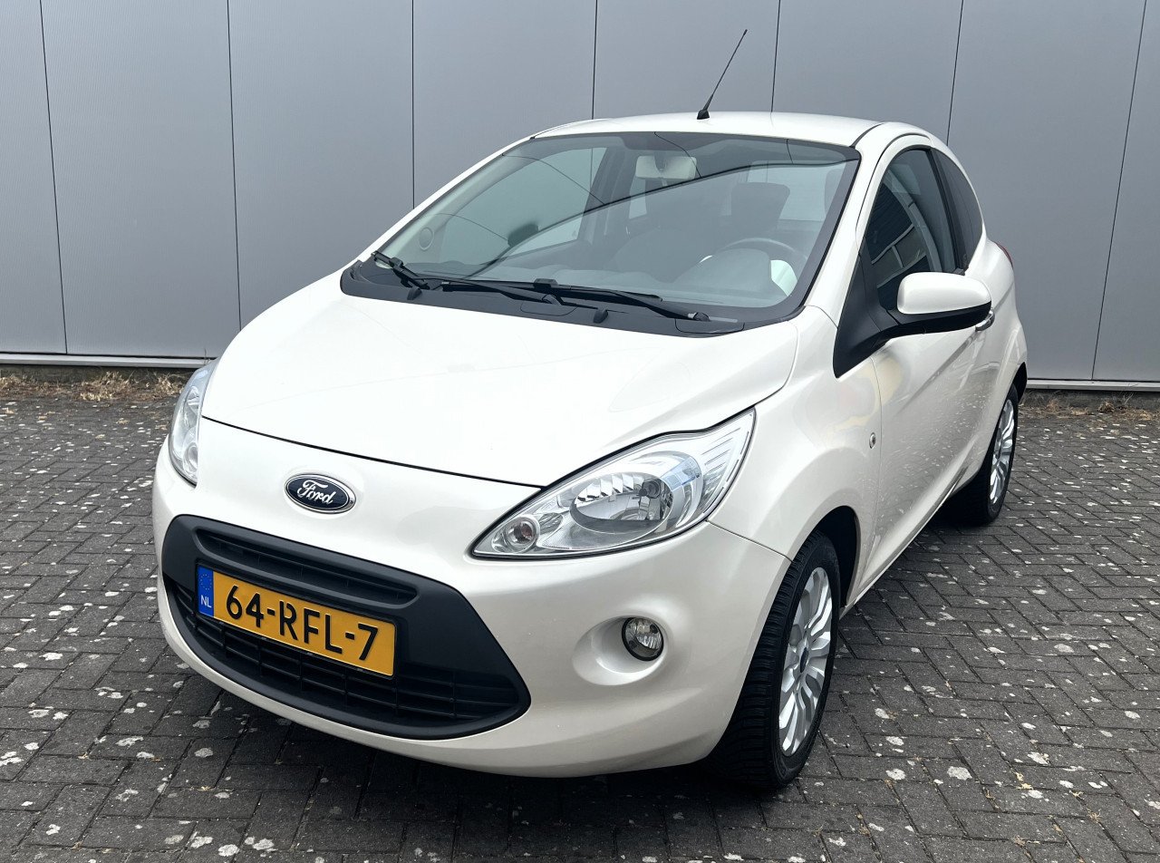 Ford Ka Titanium Parelmoer bouwj. 5-2011 met NAP logisch