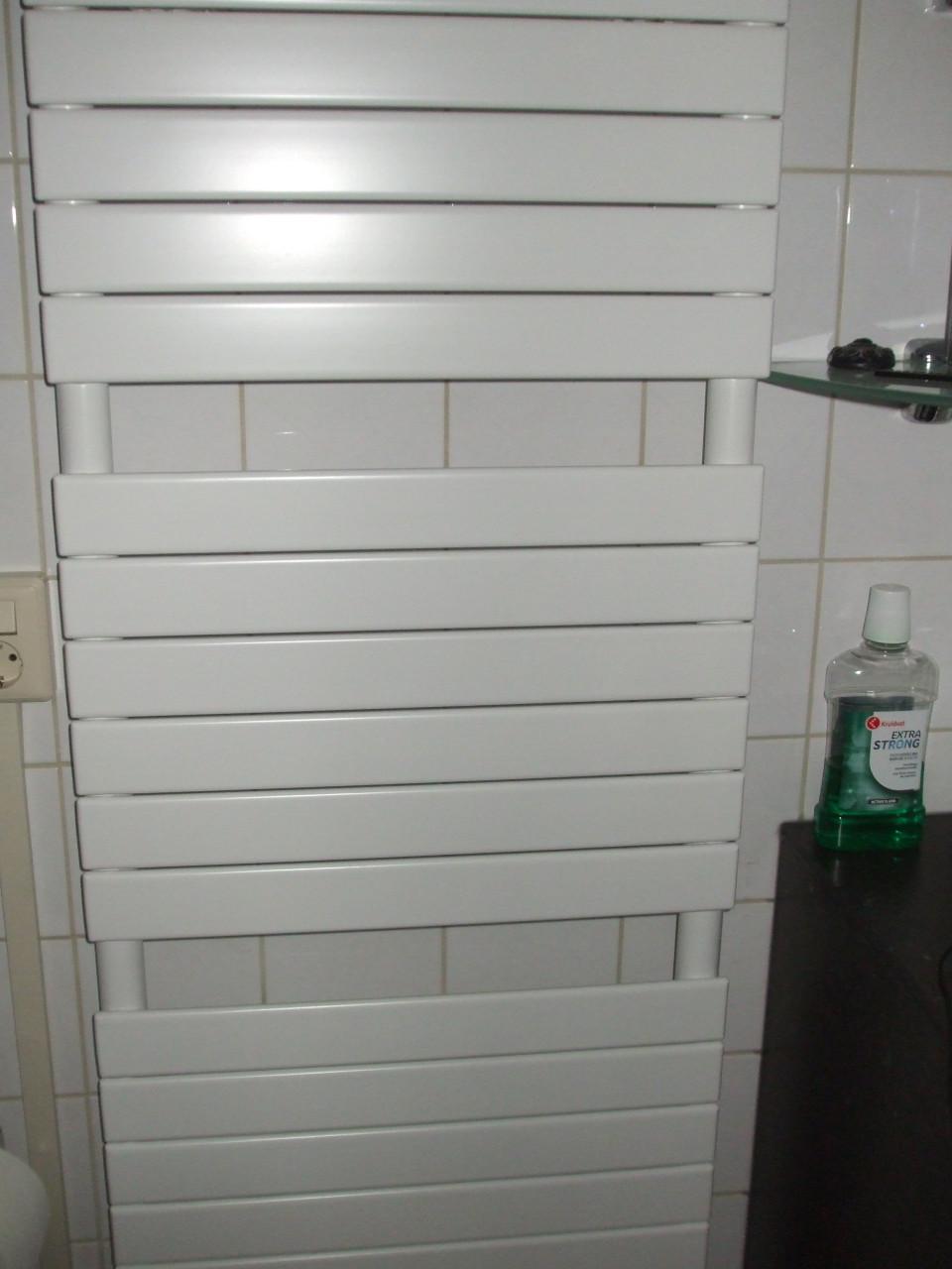 Te koop handdoeken stangen voor comfort radiator.(nieuw).