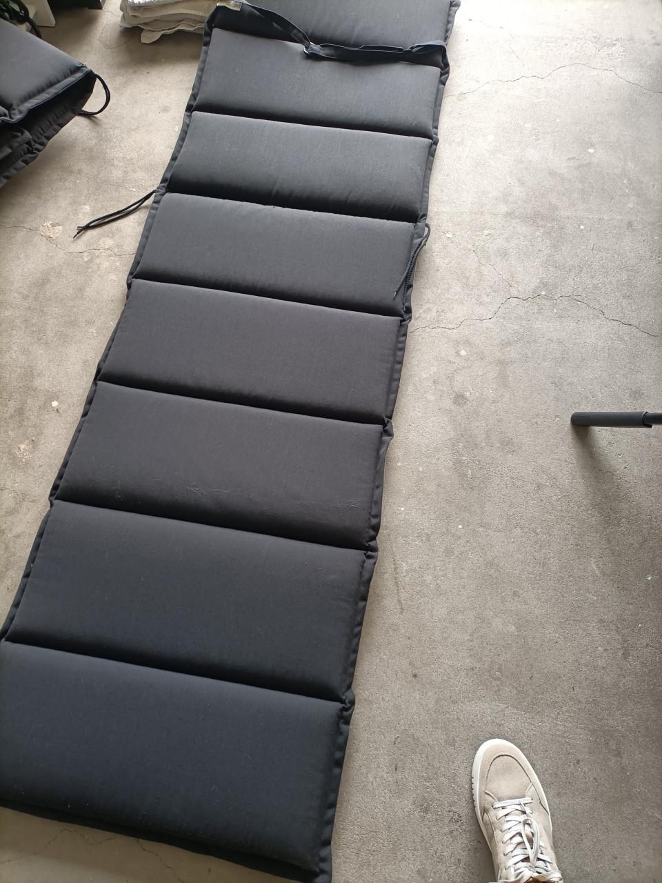 Ligbed kussen twee stuks
