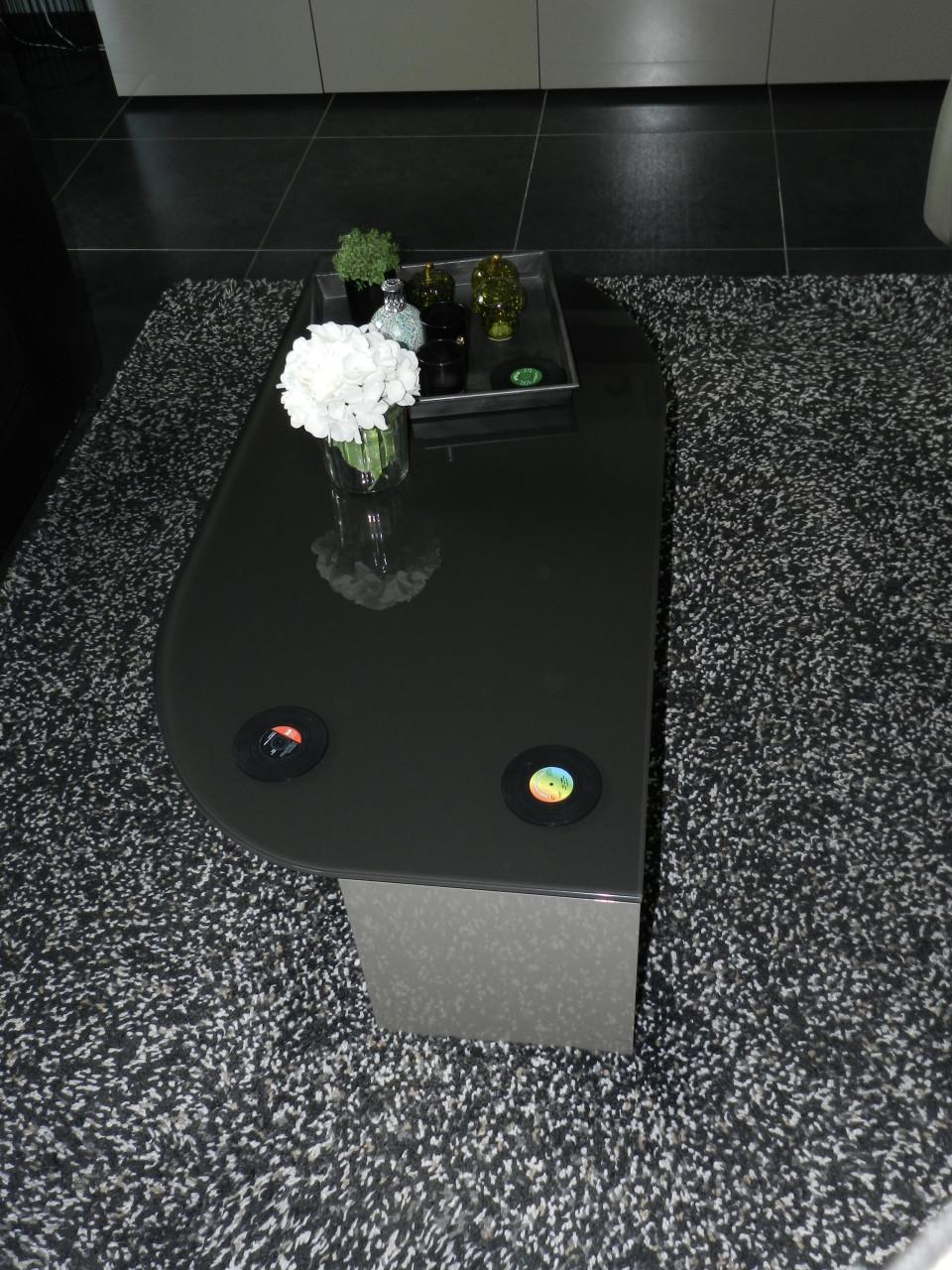 KARAT design eetkamer- en salontafel