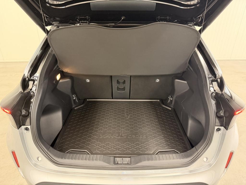 Toyota Yaris Cross 1.5 hybrid launch ed| pano| jbl| hud| adap.cruise| leder