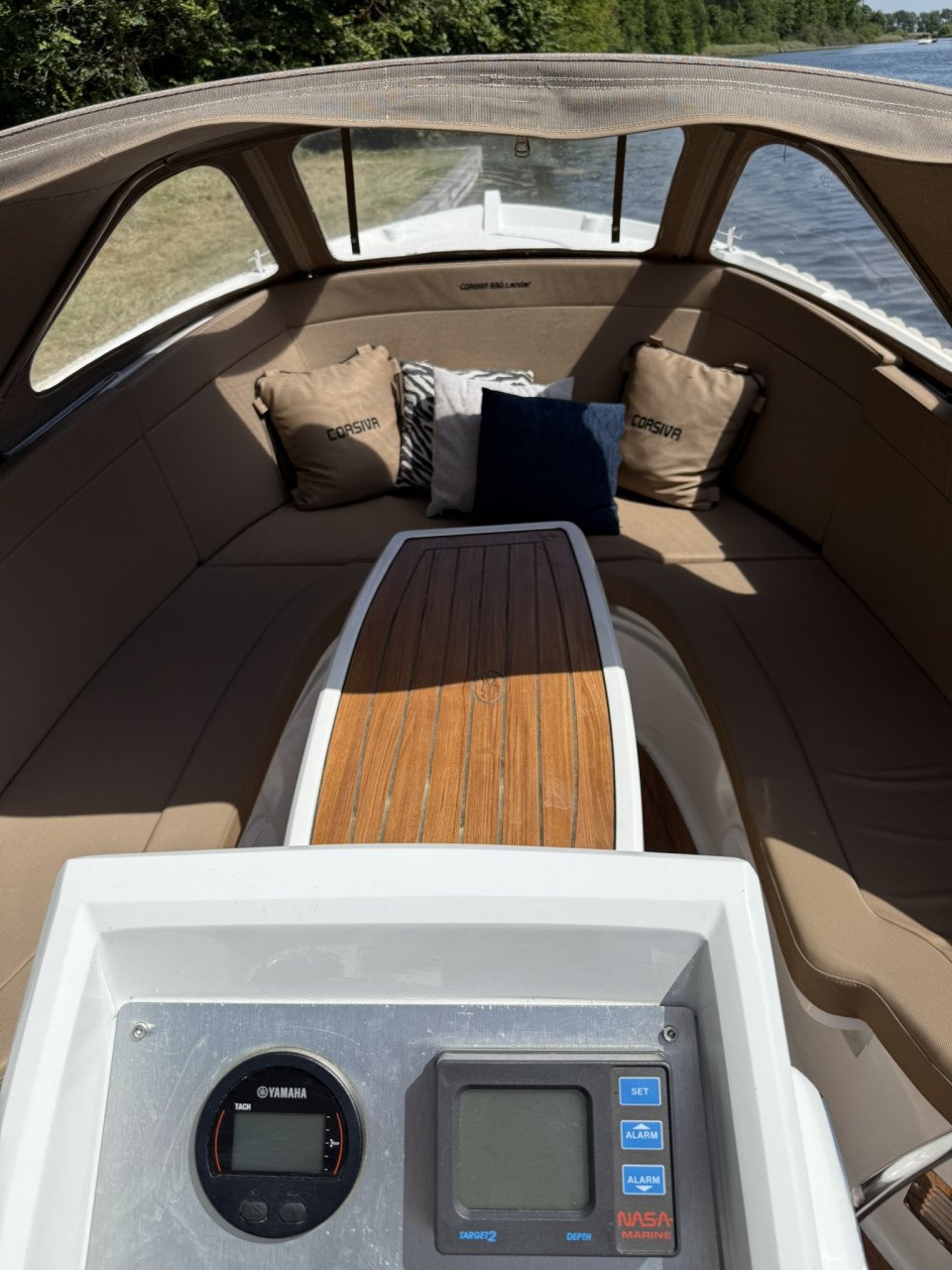 Corsiva Tender 690 - Prachtige full options sloep