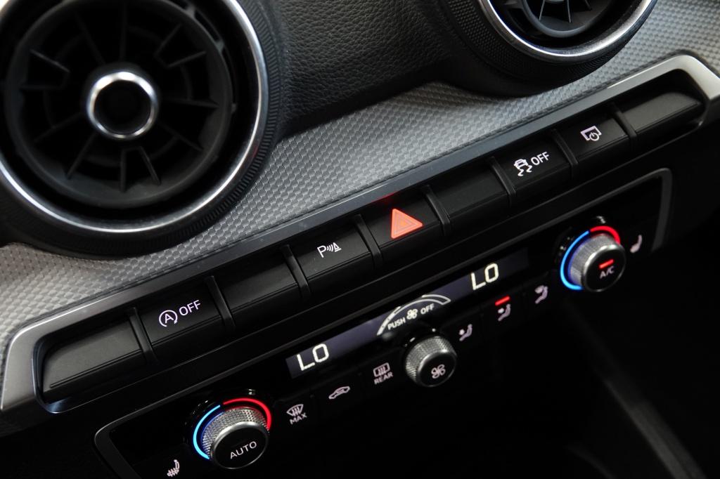 Audi Q2 35 tfsi | alarm | pdc| keyless | camera |