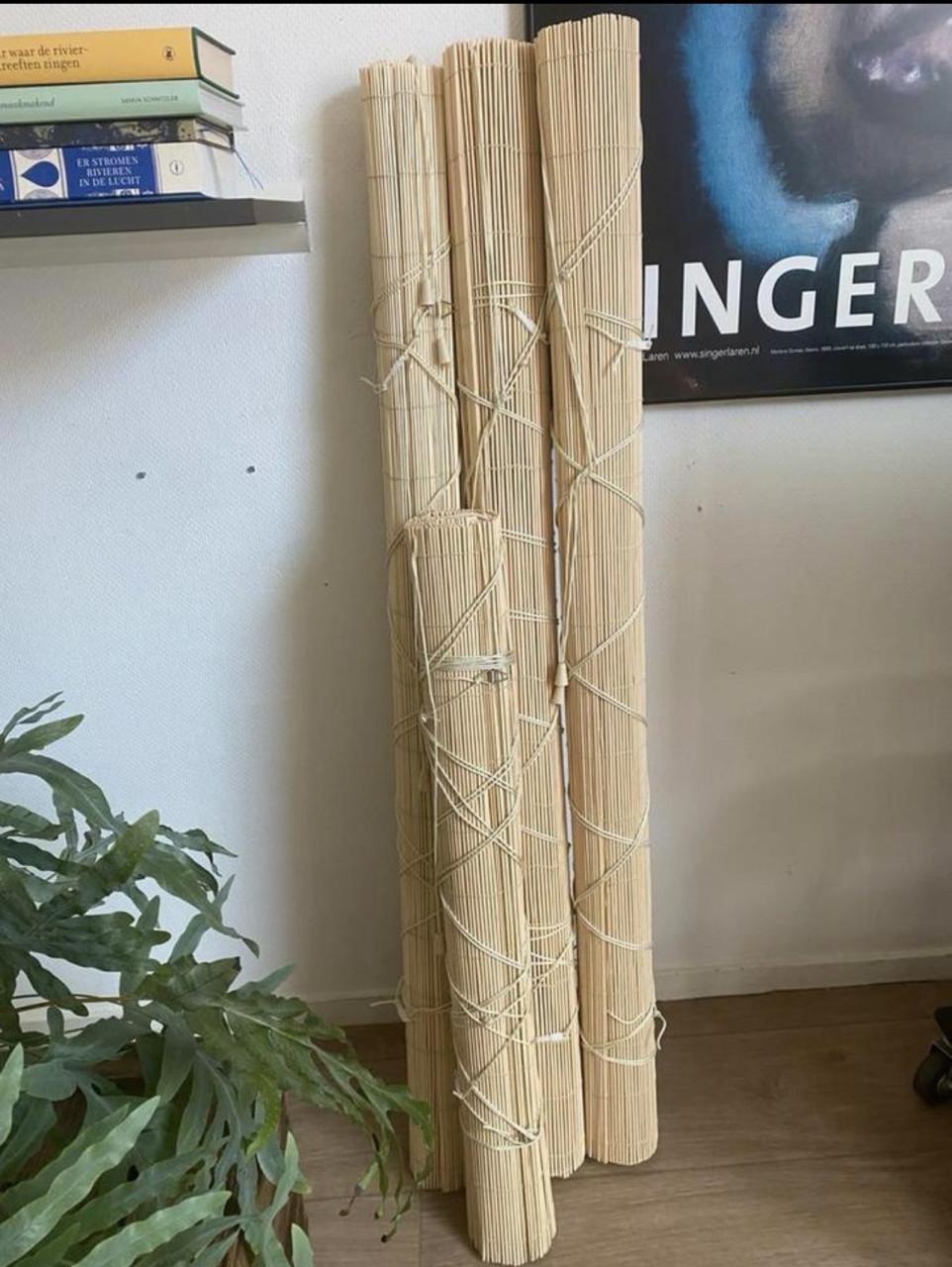 4 x nieuwe Rolgordijn  bamboe naturel 3x 120x160 cm. 1x 220x80
